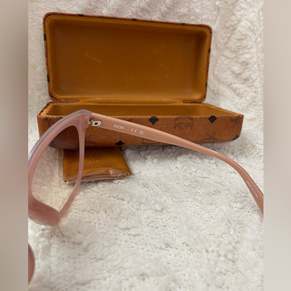 MCM Modified Sqare Sunglasses Rose/Pink with Cognac Case - Picture 4 of 12